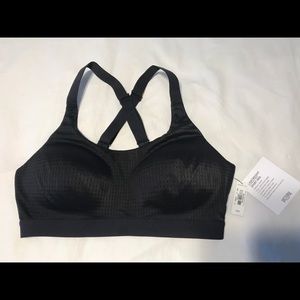 The Lightweight by Victoria’s Secret Sports Bra